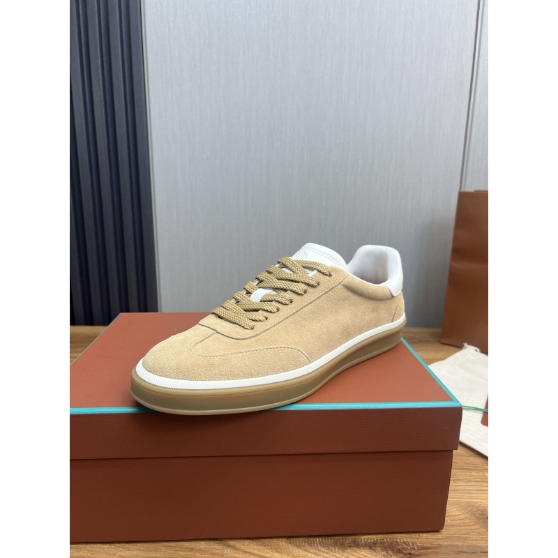 Pra*a casual shoes